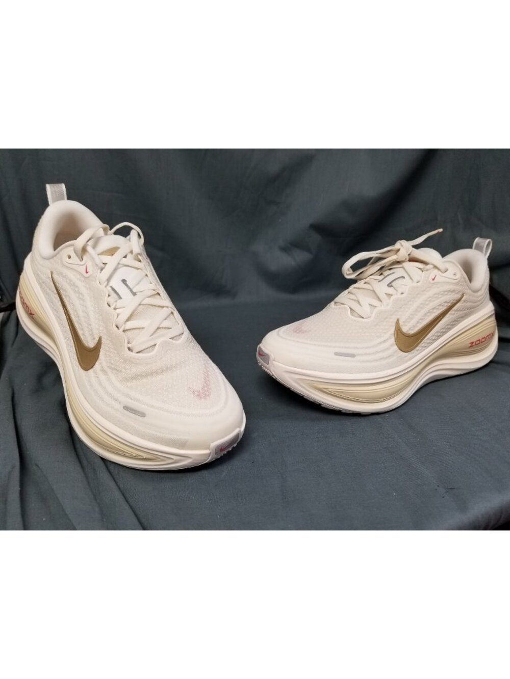 Nike Vomero Plus Sail Light Khaki Gold HV8154 109 Women's Size 9 NEW NO BOX !